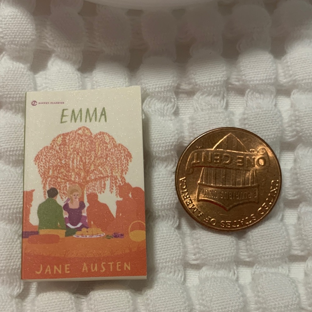 Zuru Mini Brands 'Emma' Book by Jane Austen. Series 2 rare